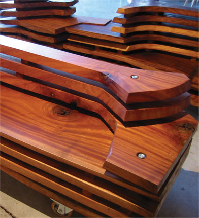 photo des bancs en bois